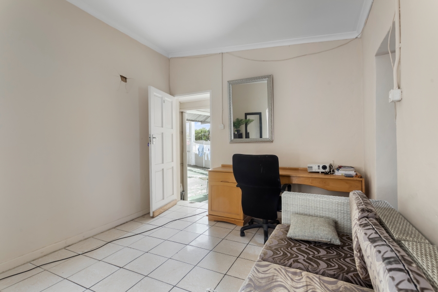 9 Bedroom Property for Sale in Observatory Western Cape